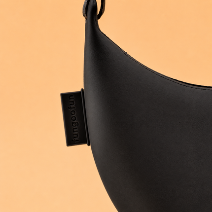Banana_Bag_black_3