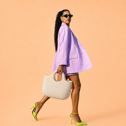 Gogo_Tote_Plus_Bag_lifestyle_white