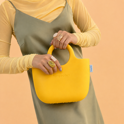 Mini_Gogo_Tote_Bag_lifestyle_yellow