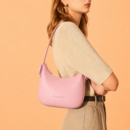 Moon_Bag_Lifestyle_Pink